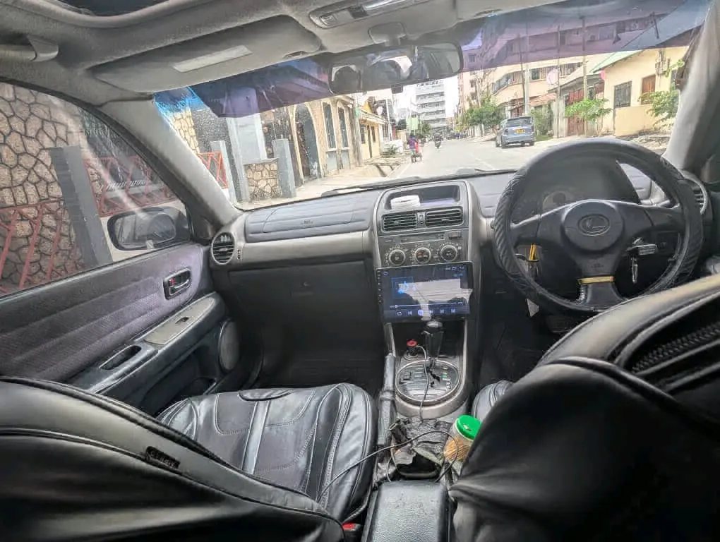 Toyota Lexus Altezza Silver Full AC Sunroof thumbnail 8