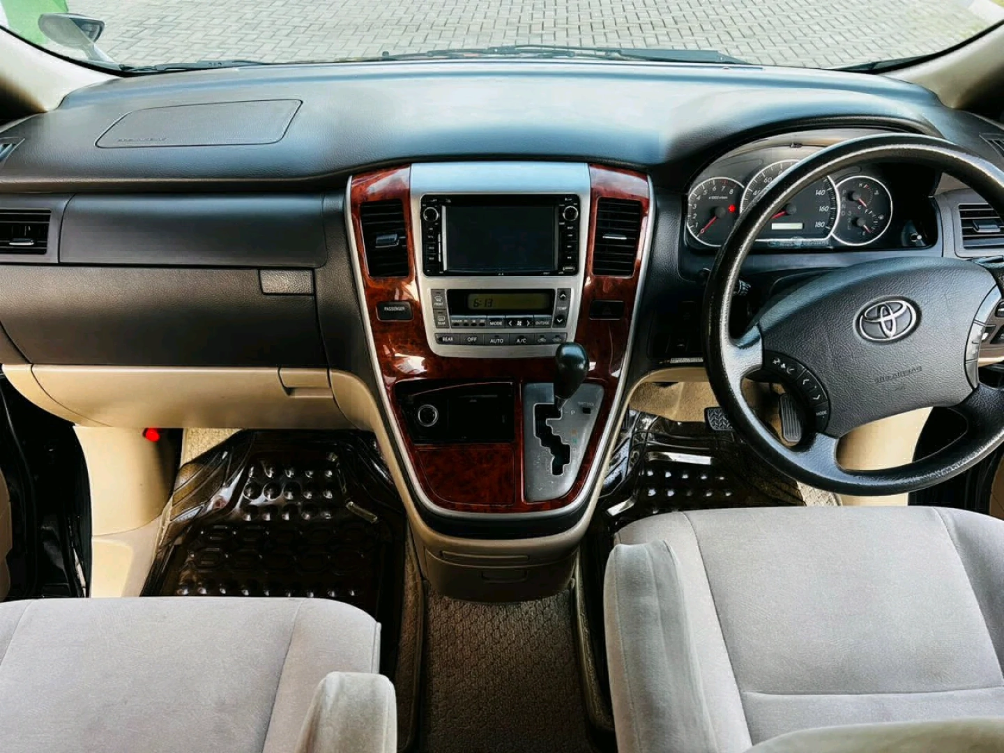 Toyota Alphard Van EFM thumbnail 8