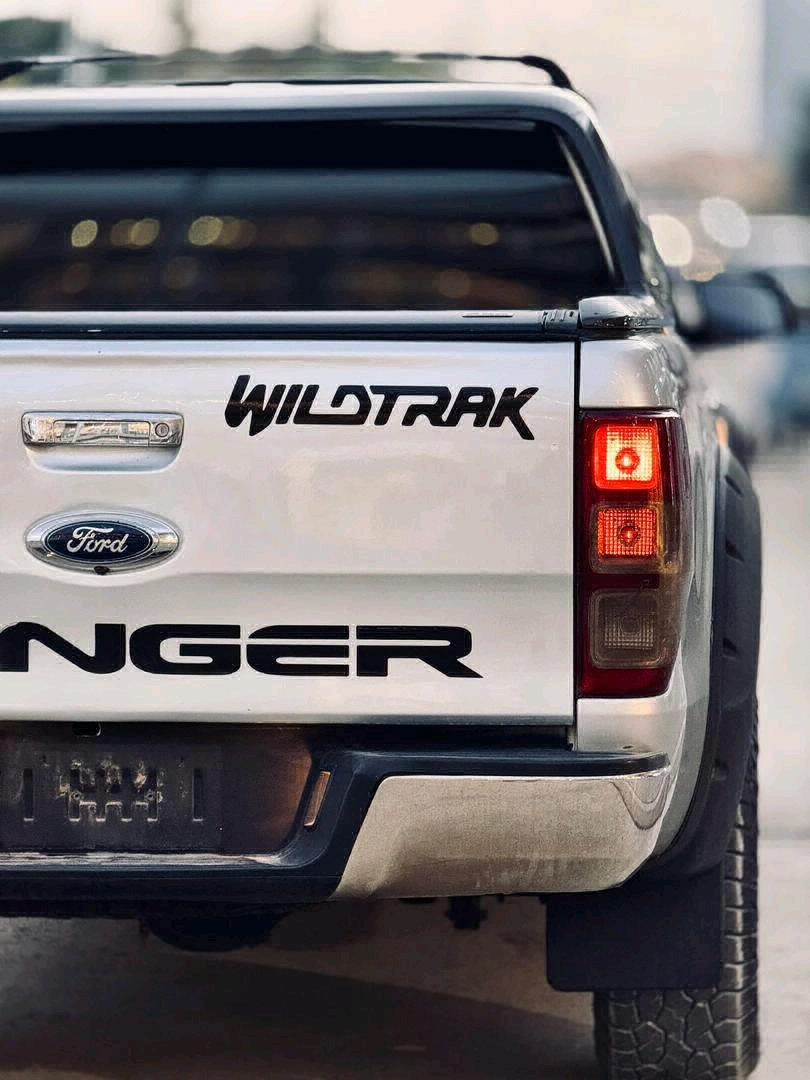 2018 Ford Ranger Wildtrak TDCi Pickup Truck thumbnail 4