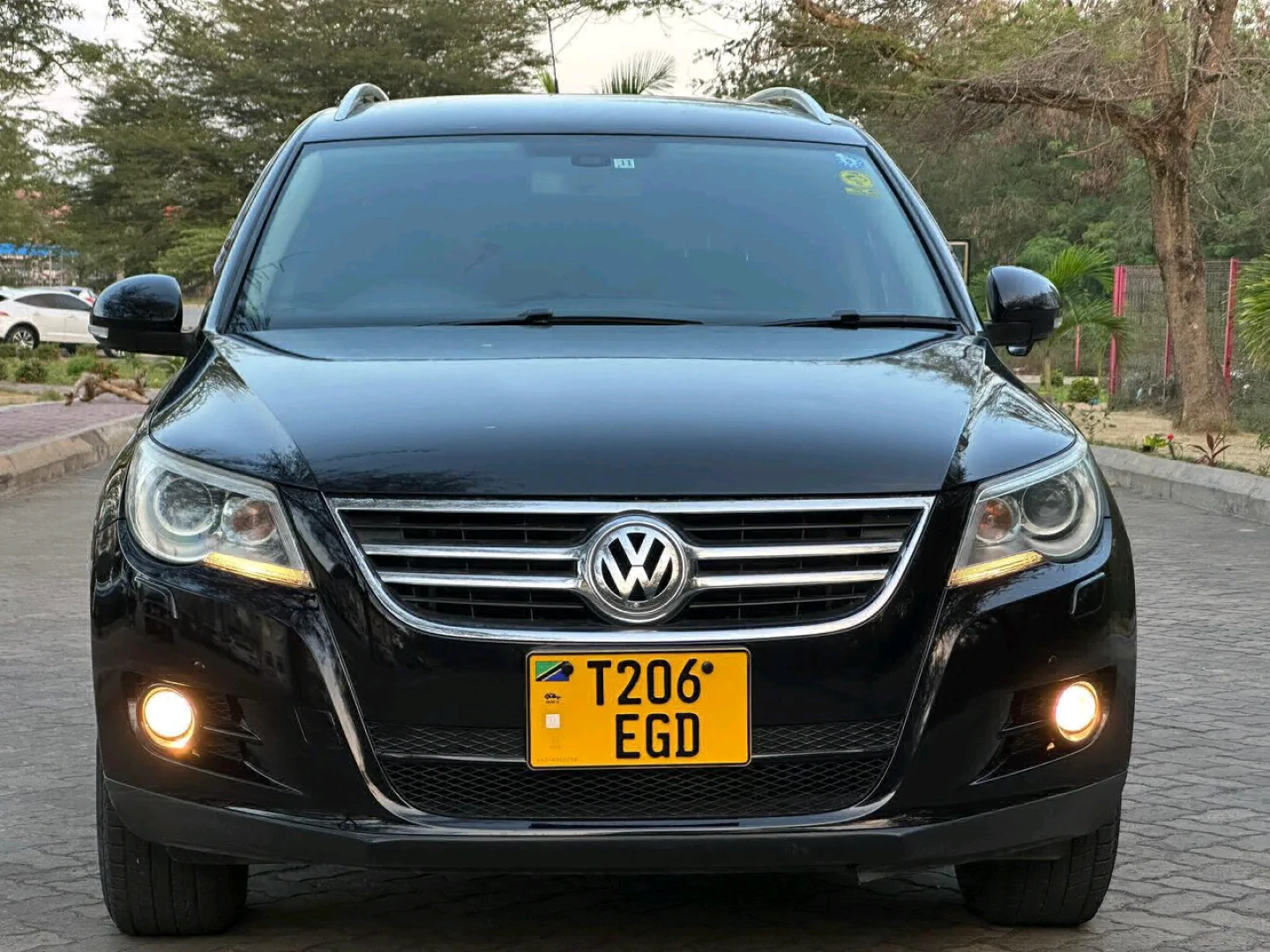 Volkswagen Tiguan SUV 2011 Black