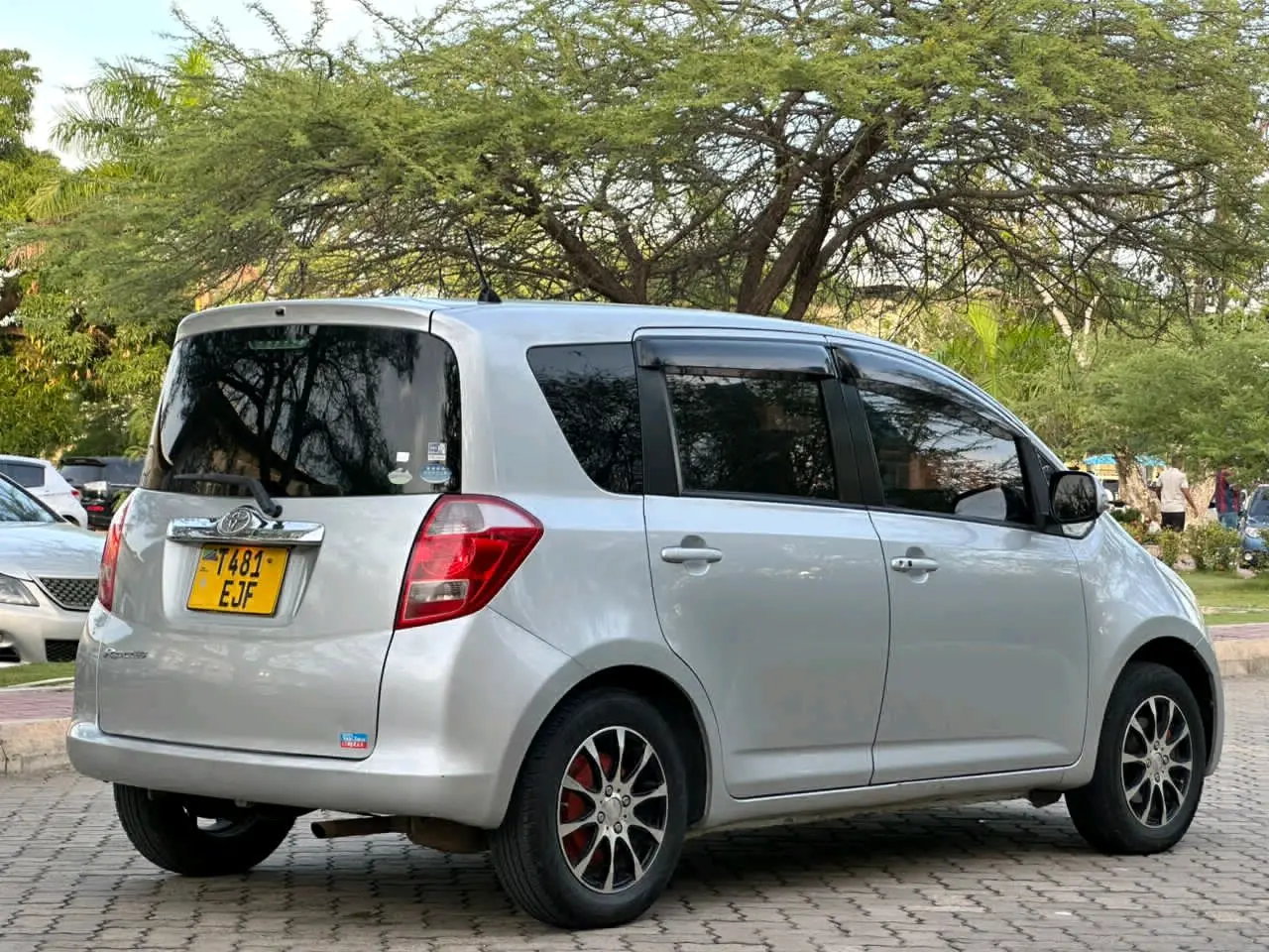 2006 Toyota Ractis 1290cc thumbnail 3