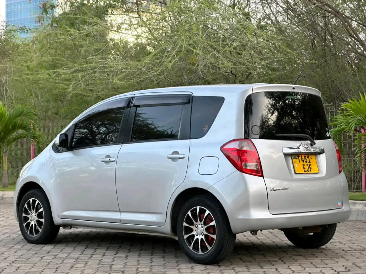 2006 Toyota Ractis 1290cc thumbnail 4