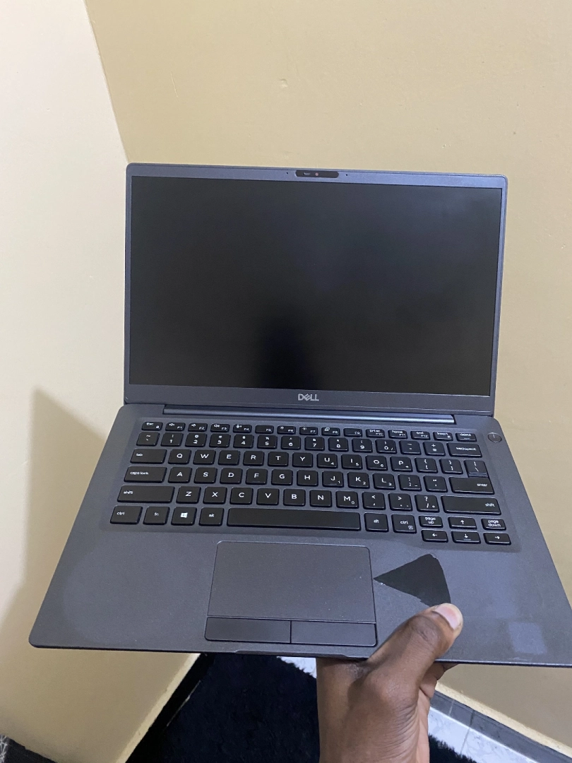 Used Dell 7400 Laptop (Good Condition)