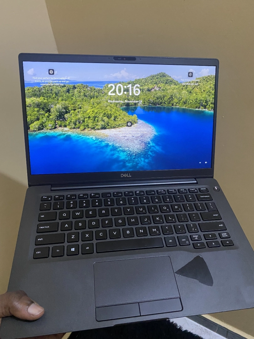 Used Dell 7400 Laptop (Good Condition) thumbnail 2