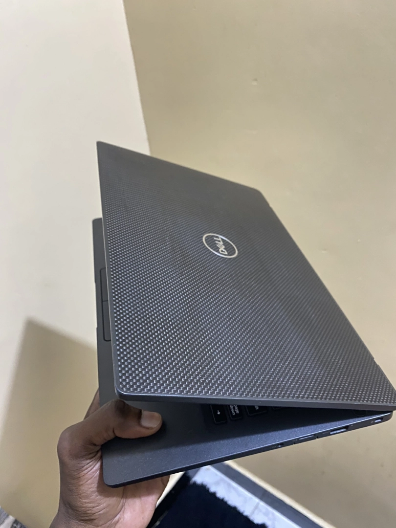 Used Dell 7400 Laptop (Good Condition) thumbnail 6