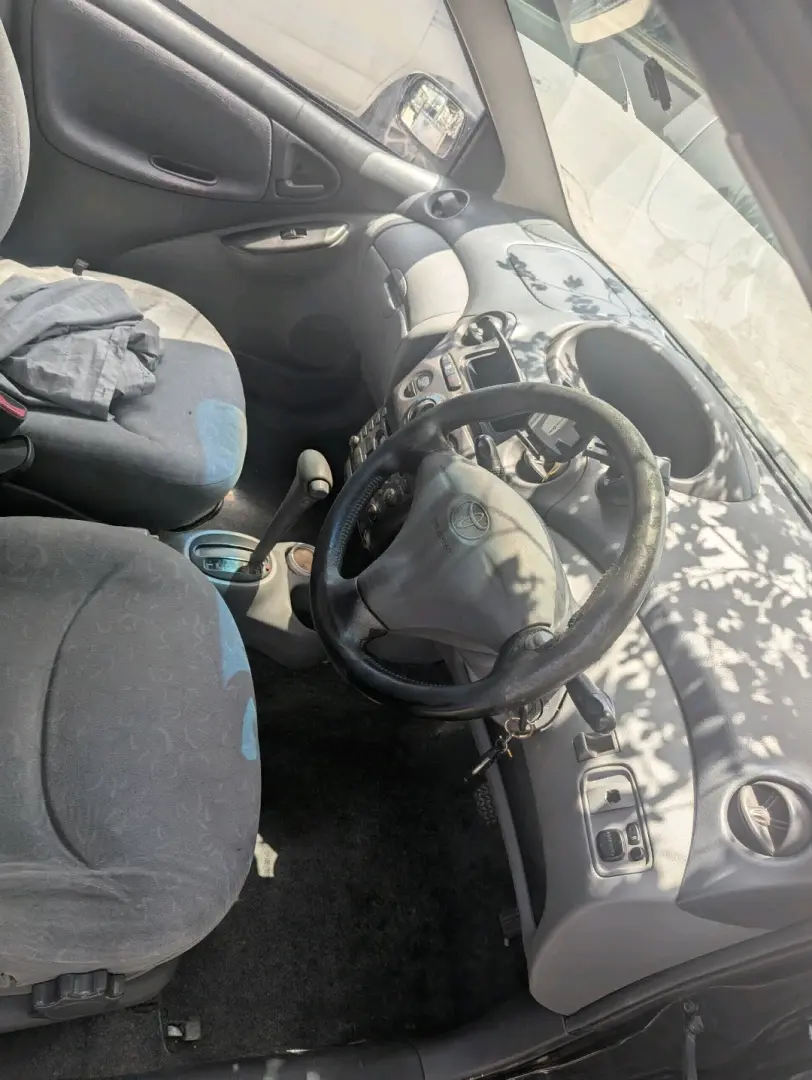 Black Toyota Vitz for Sale thumbnail 4