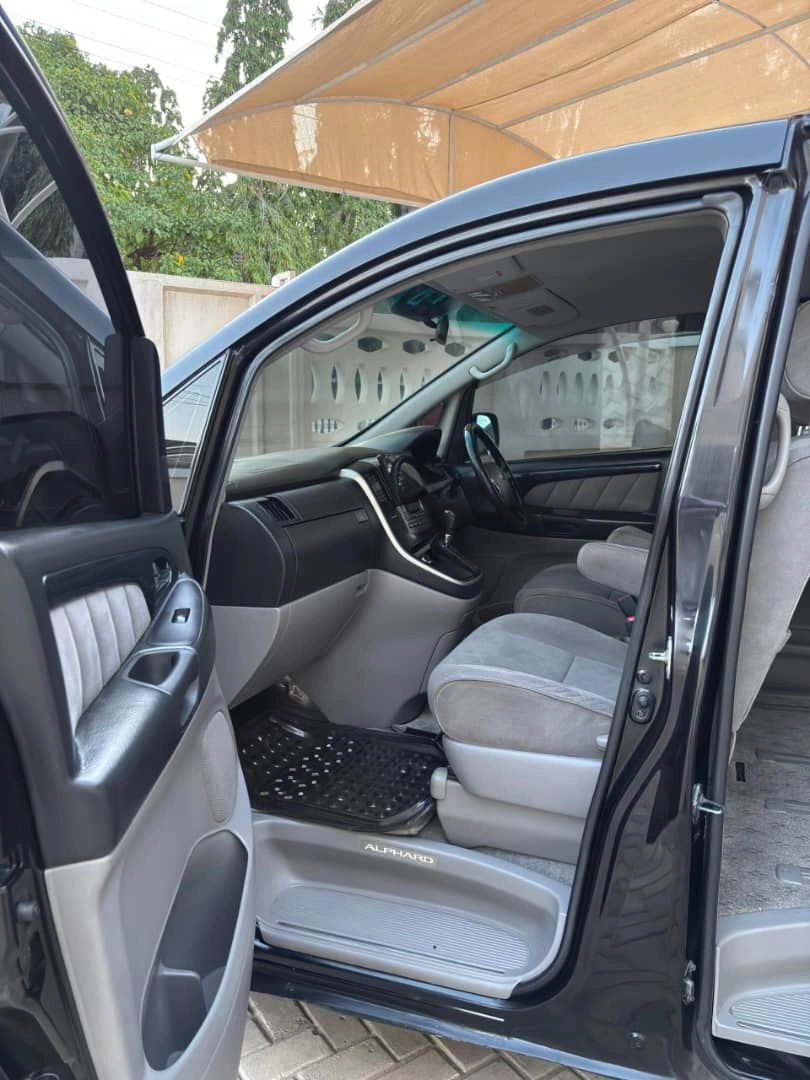 Toyota Alphard Minivan 2006 Black thumbnail 5