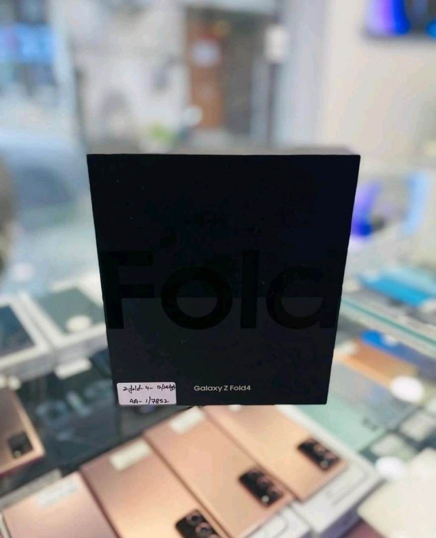 Used Samsung Galaxy Z Fold 4 (256GB/12GB RAM) thumbnail 4