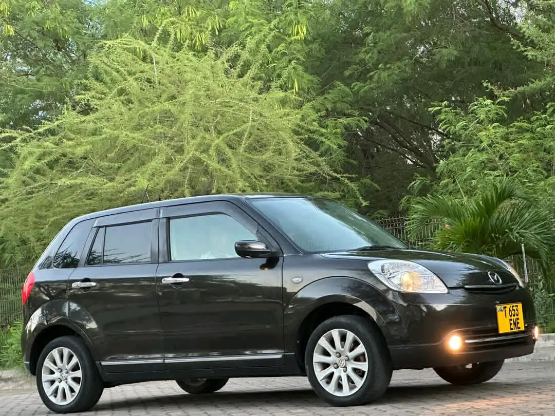 Mazda Verisa 2012 thumbnail 4