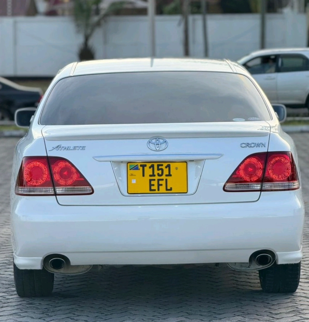 Toyota Crown Sedan 2005 (Low Mileage) thumbnail 9