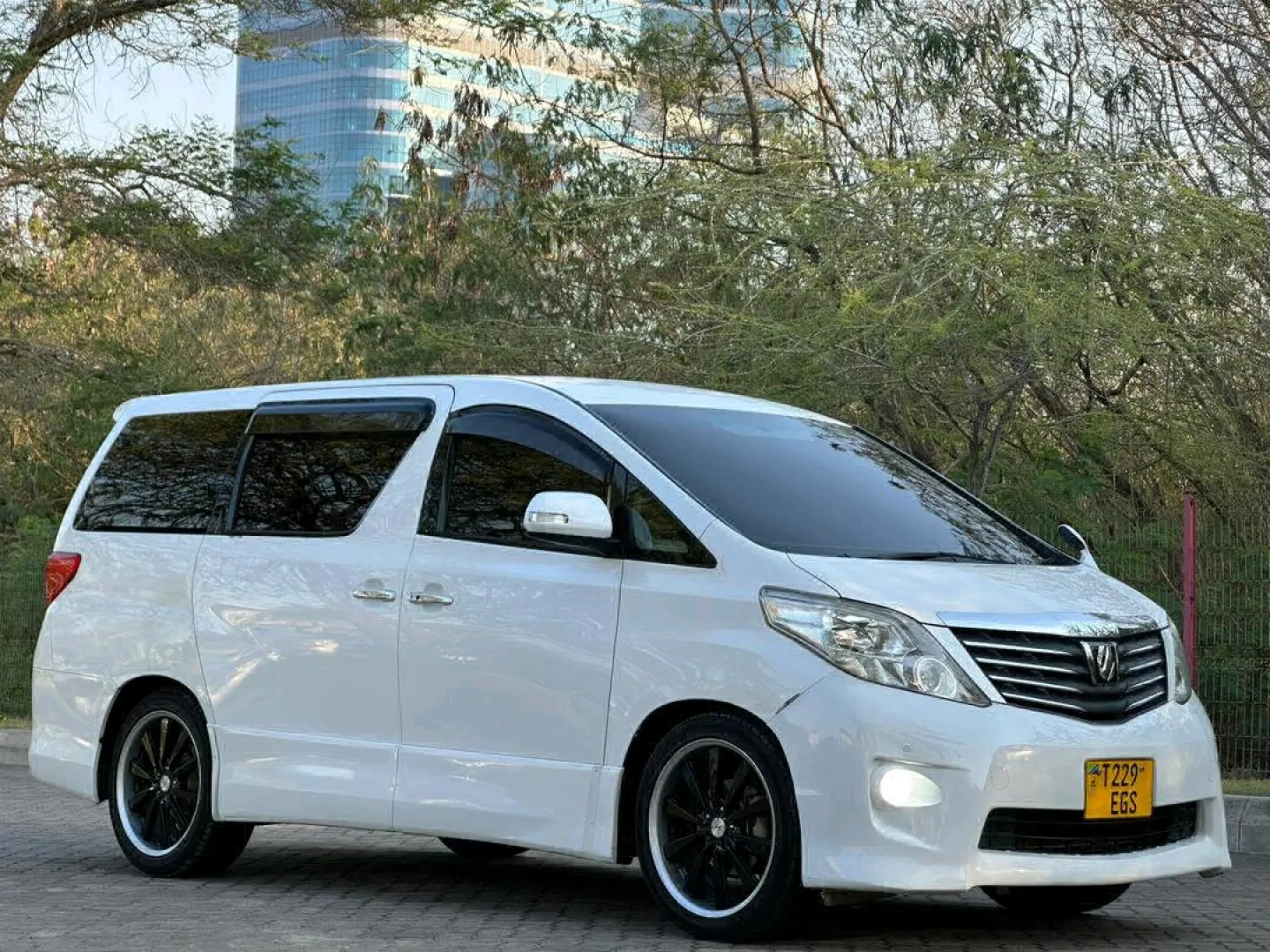 Toyota Alphard 2008 New Reg EGS thumbnail 5