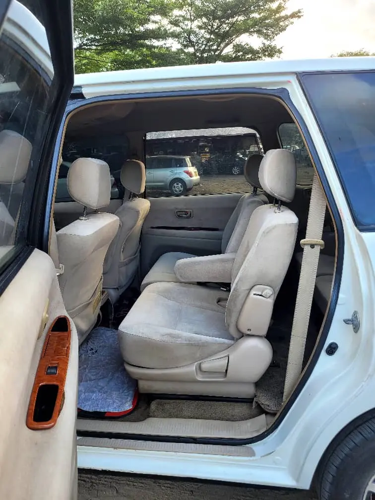 Toyota Gaia CHQ thumbnail 4
