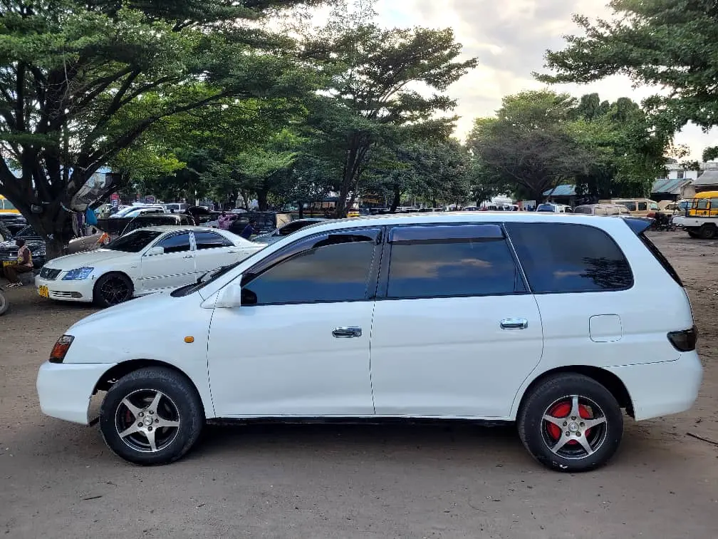 Toyota Gaia CHQ thumbnail 7