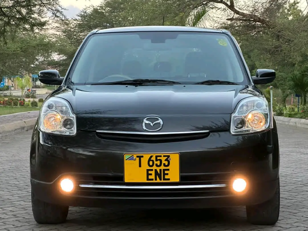 Mazda Verisa 2012