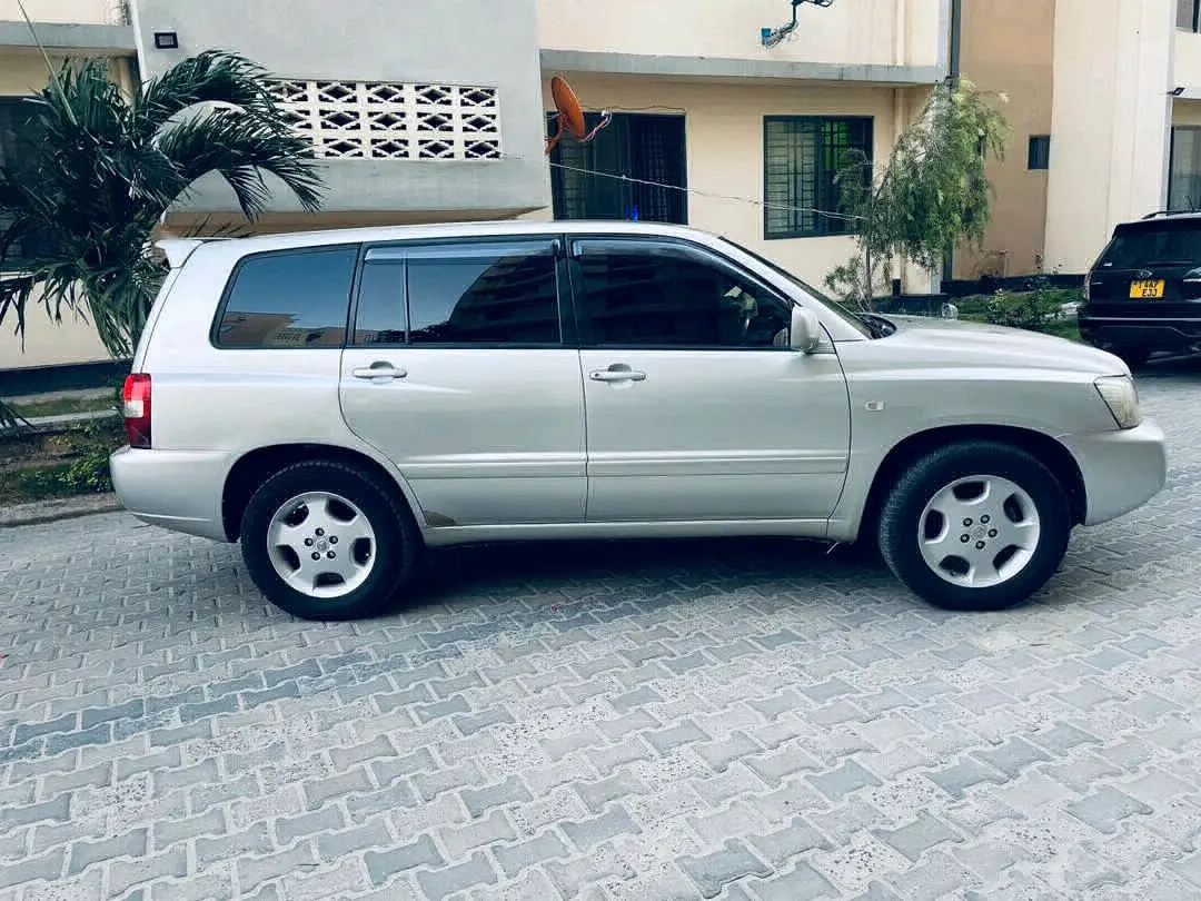 Toyota Kluger 2004 Full Loaded thumbnail 2