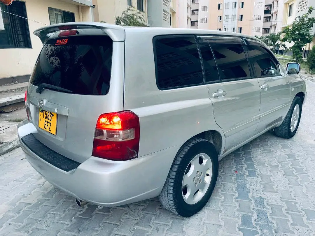 Toyota Kluger 2004 Full Loaded thumbnail 5