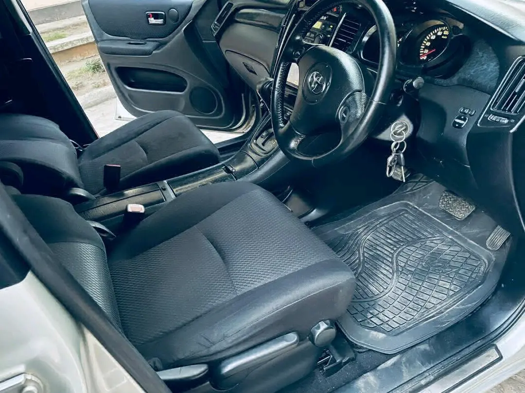 Toyota Kluger 2004 Full Loaded thumbnail 6