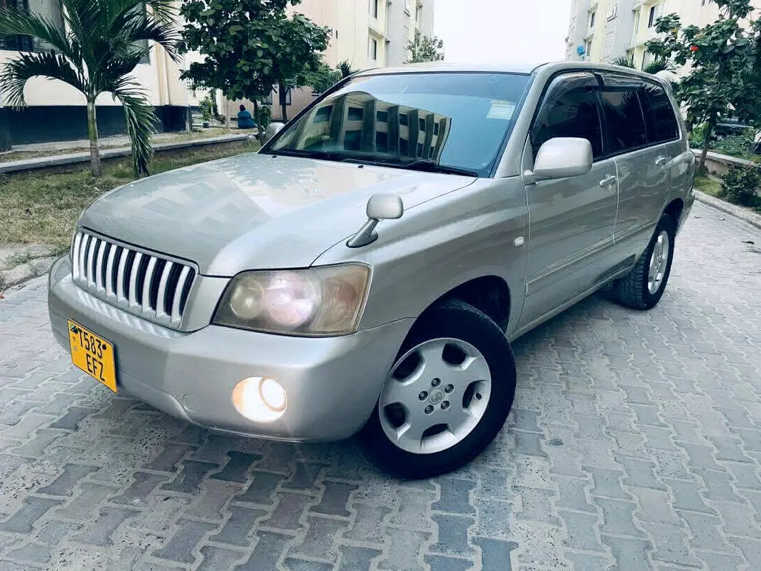 Toyota Kluger 2004 Full Loaded thumbnail 9