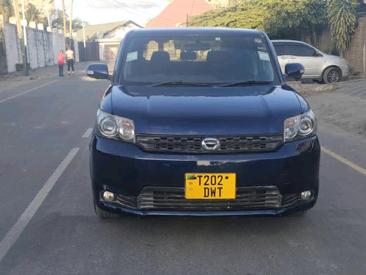 Toyota Rumion Dark Blue 2010 Full AC