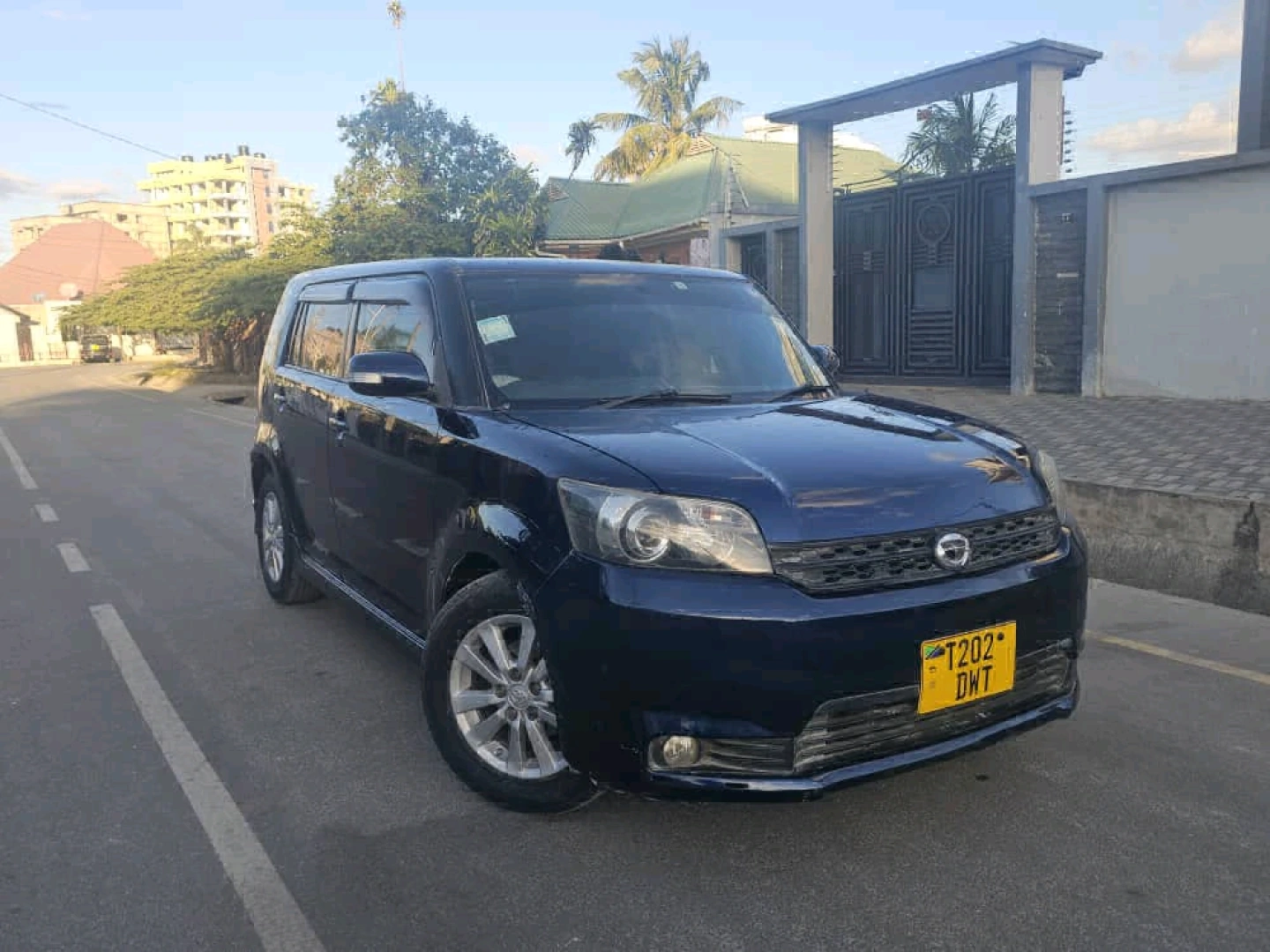 Toyota Rumion Dark Blue 2010 Full AC thumbnail 3