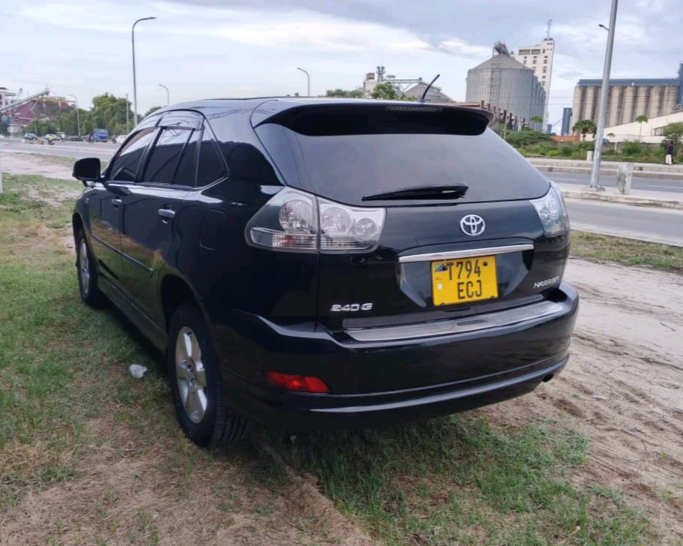 Black Toyota Harrier T794ECJ thumbnail 5
