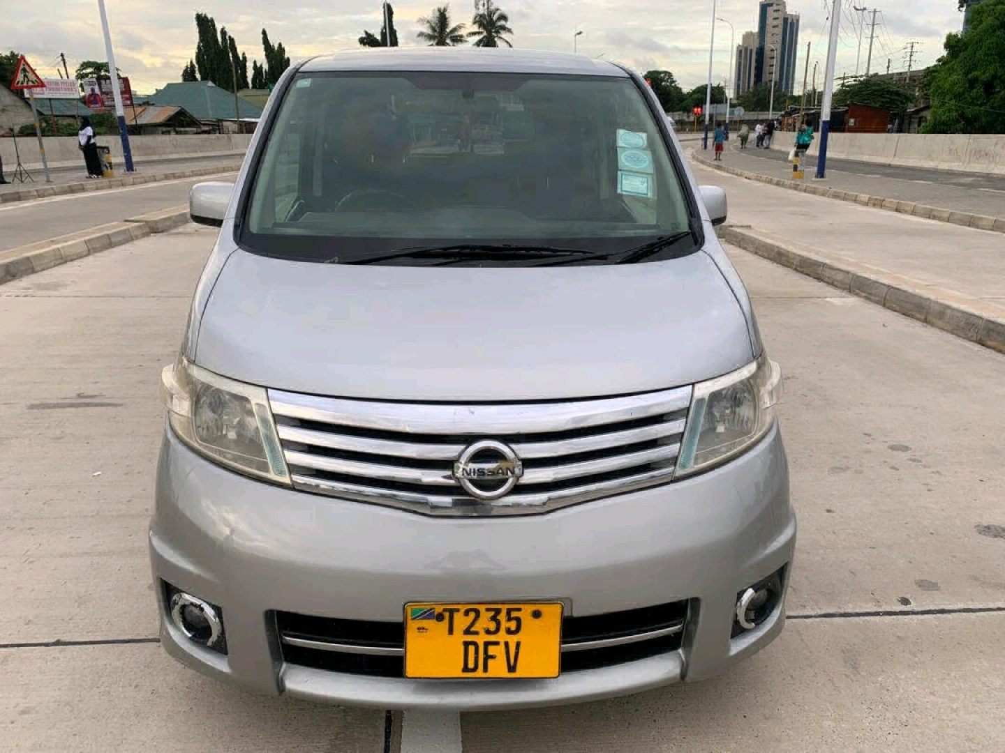 Nissan Serena Minivan for Sale