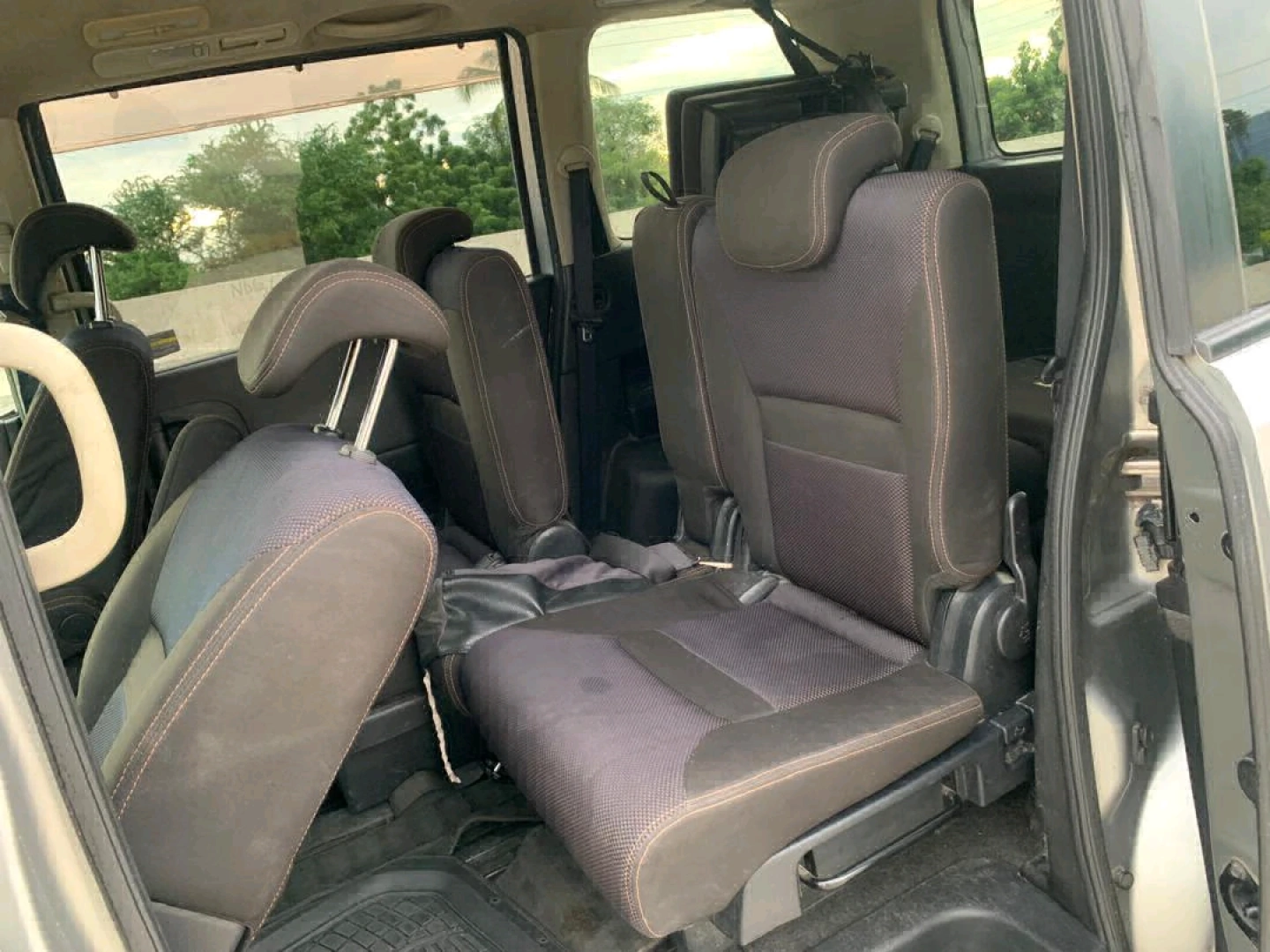 Nissan Serena Minivan for Sale thumbnail 8