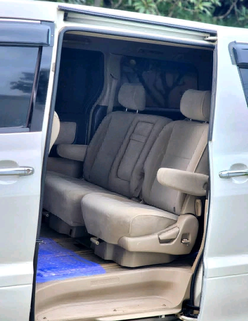 Toyota Alphard Minivan Automatic T 159 EAD thumbnail 7