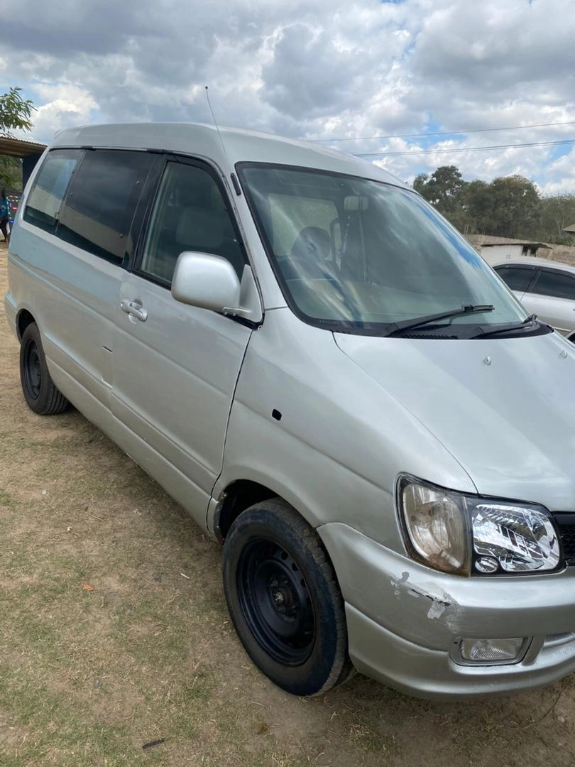 Toyota Noah SR40 Van - Full Documents, AC Working thumbnail 2