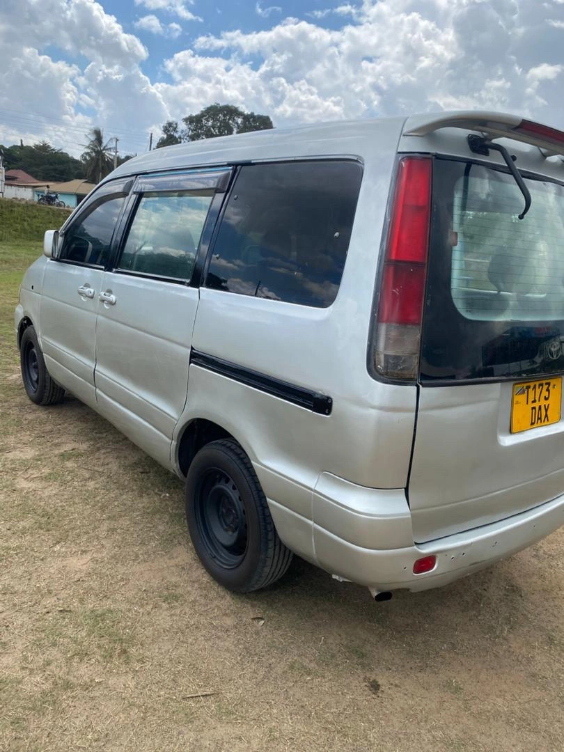 Toyota Noah SR40 Van - Full Documents, AC Working thumbnail 3