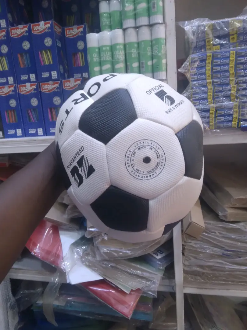 Mipira ya Soka (Size 5) kwa Ajili ya Academy na Vifaa vya Ofisi/Shule thumbnail 3
