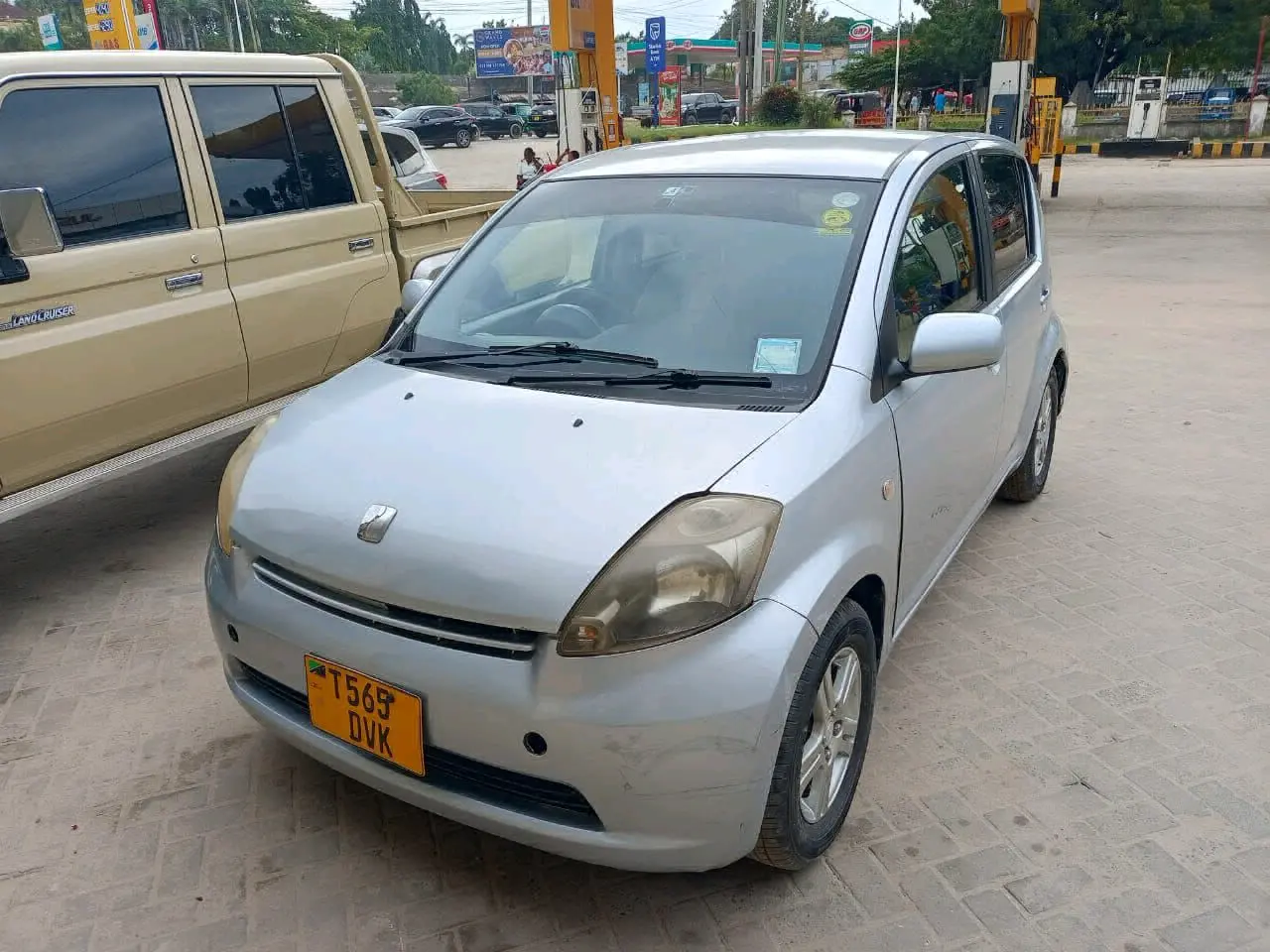 Silver Toyota Passo (DVK)