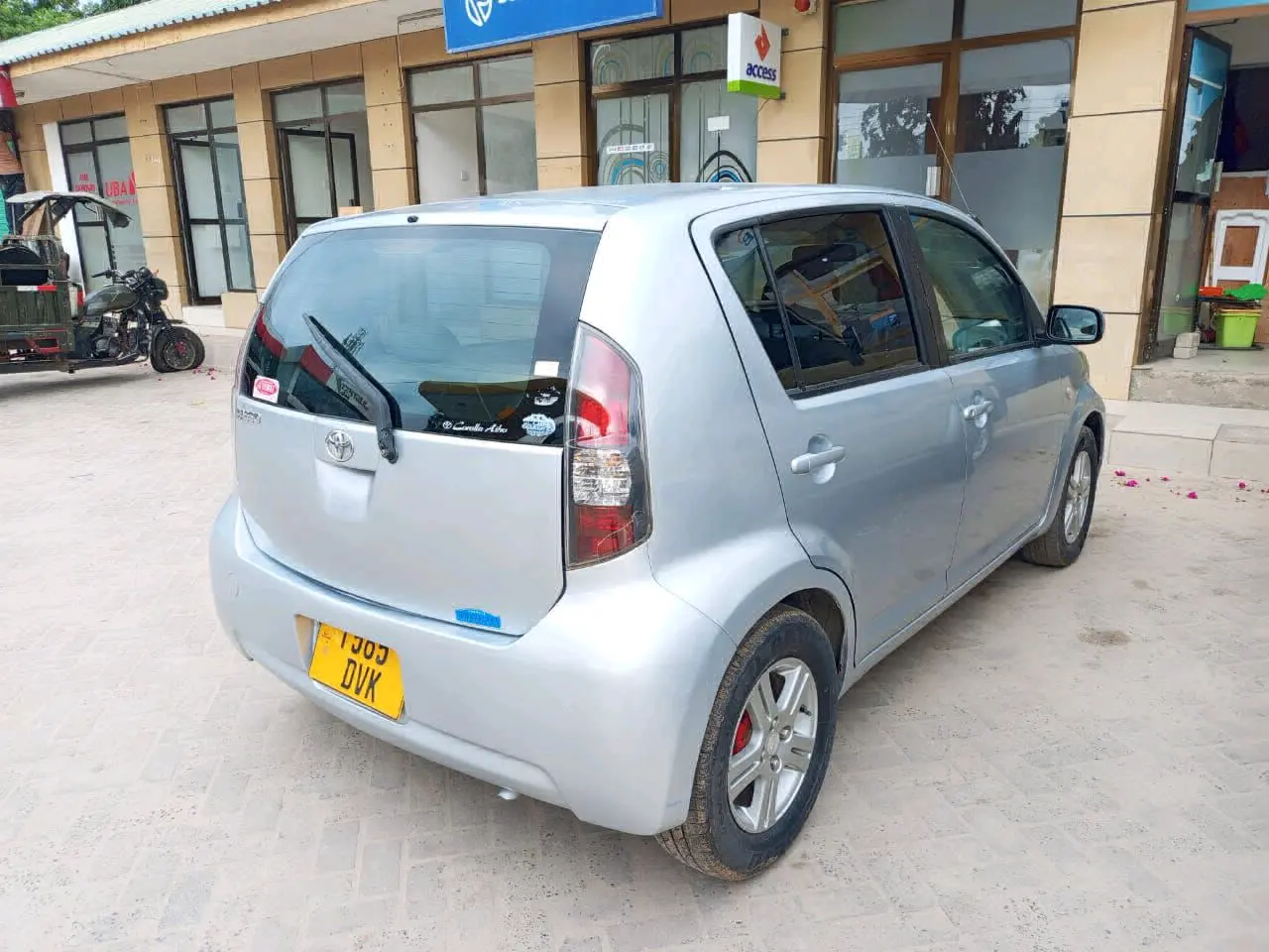 Silver Toyota Passo (DVK) thumbnail 5