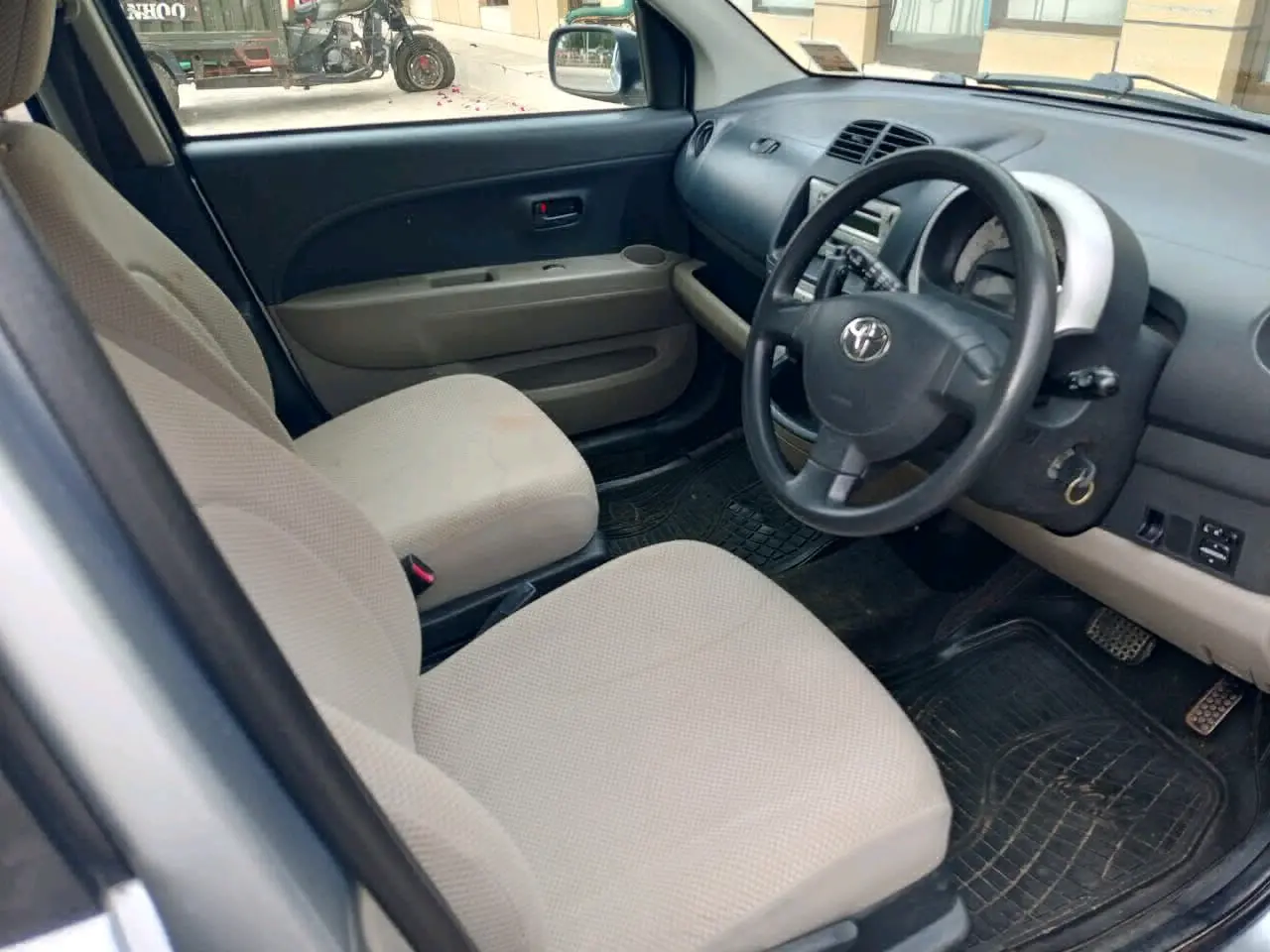 Silver Toyota Passo (DVK) thumbnail 7