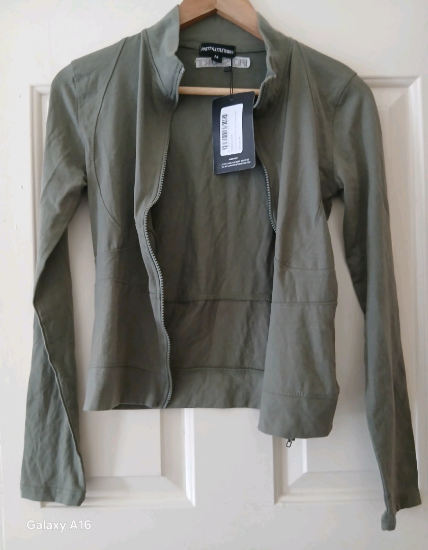 Ladies Cropped Jacket PRETTYLITTLETHING