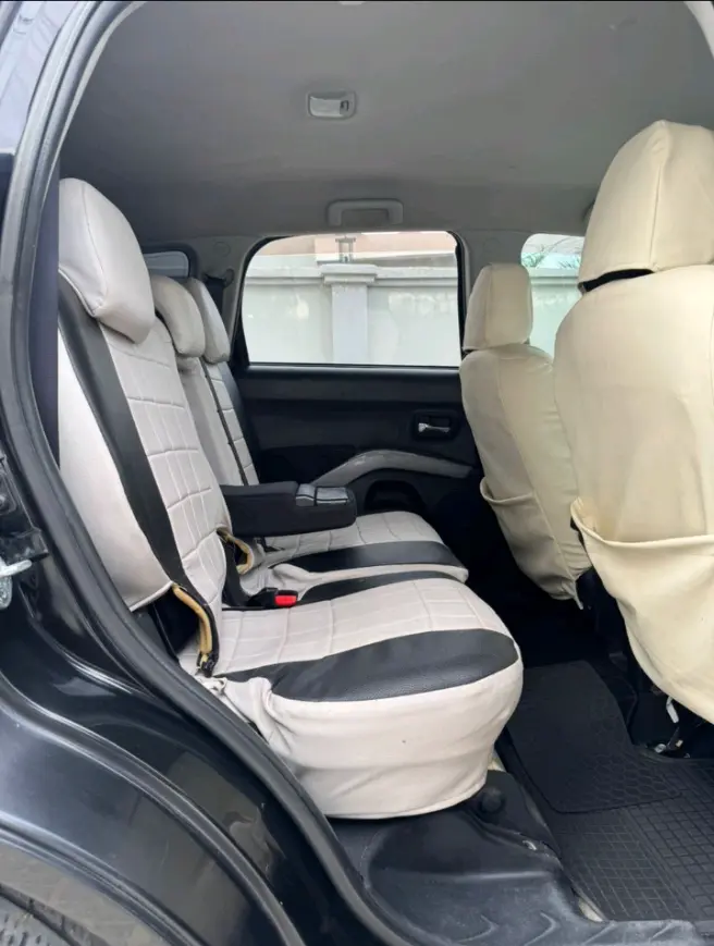 2008 Mitsubishi Outlander EAX, 7 Seater thumbnail 2