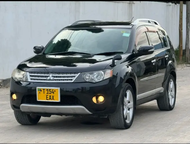 2008 Mitsubishi Outlander EAX, 7 Seater thumbnail 3