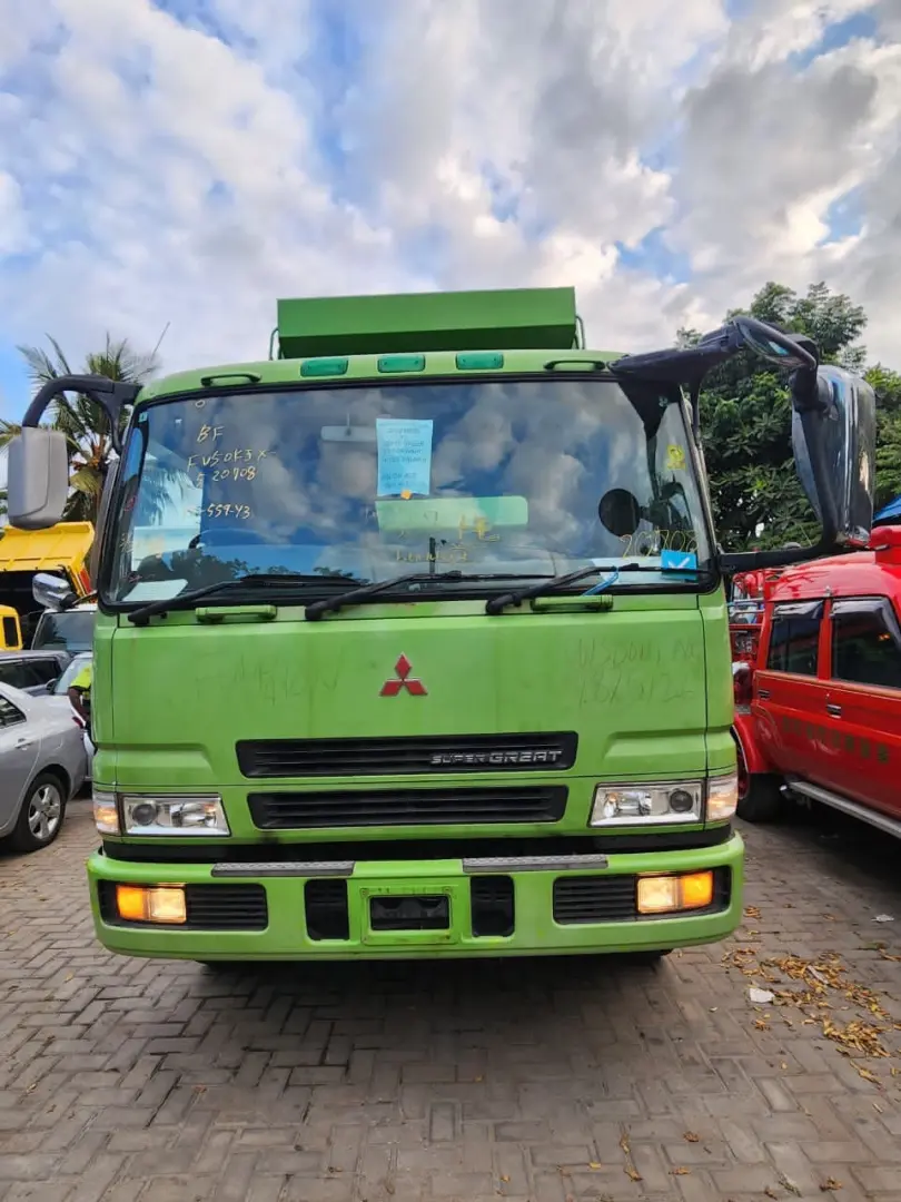 Mitsubishi Fuso Dump Truck (1999)