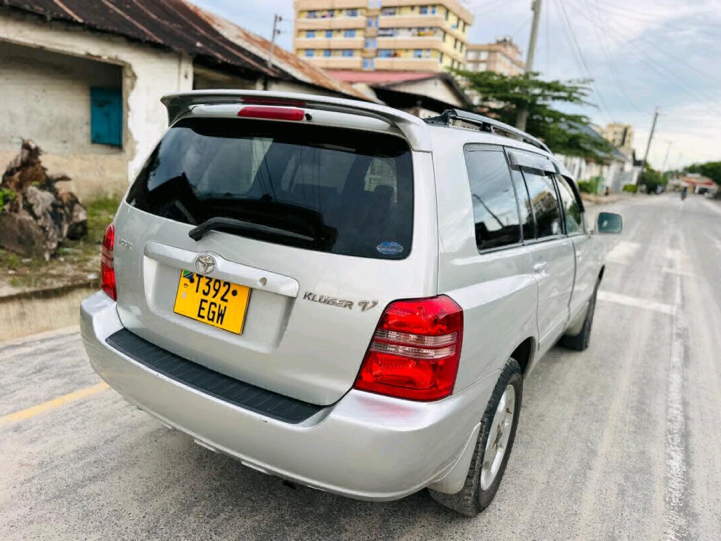 Toyota Kluger 2002 Silver for Sale thumbnail 5