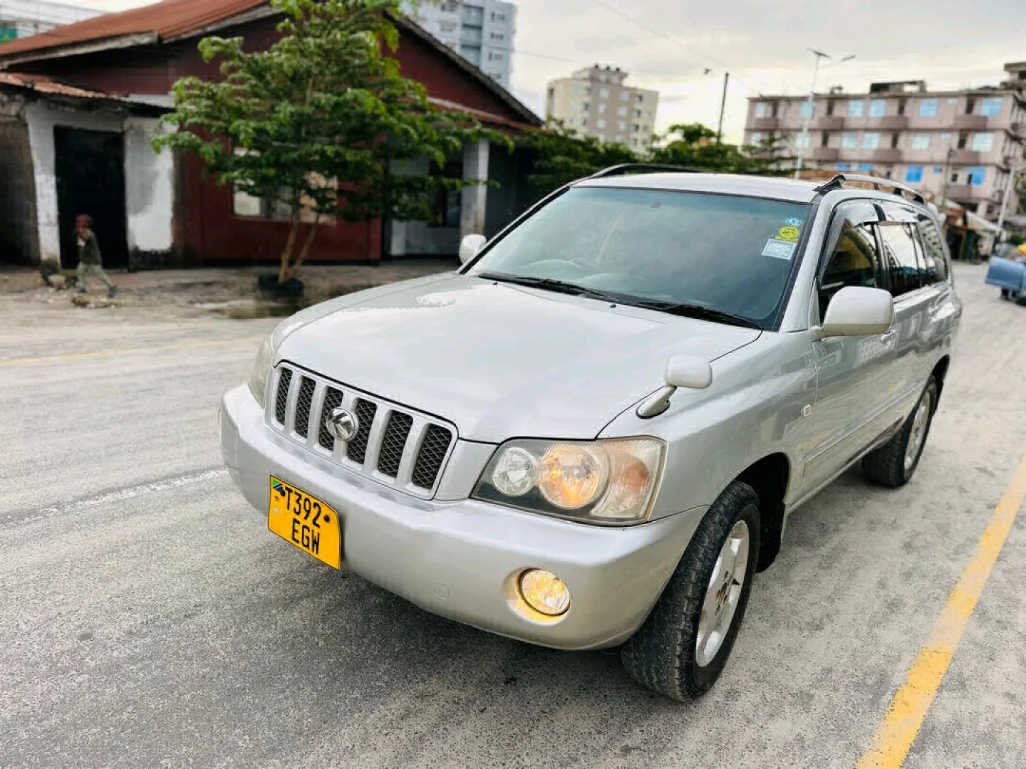 Toyota Kluger 2002 Silver for Sale thumbnail 6