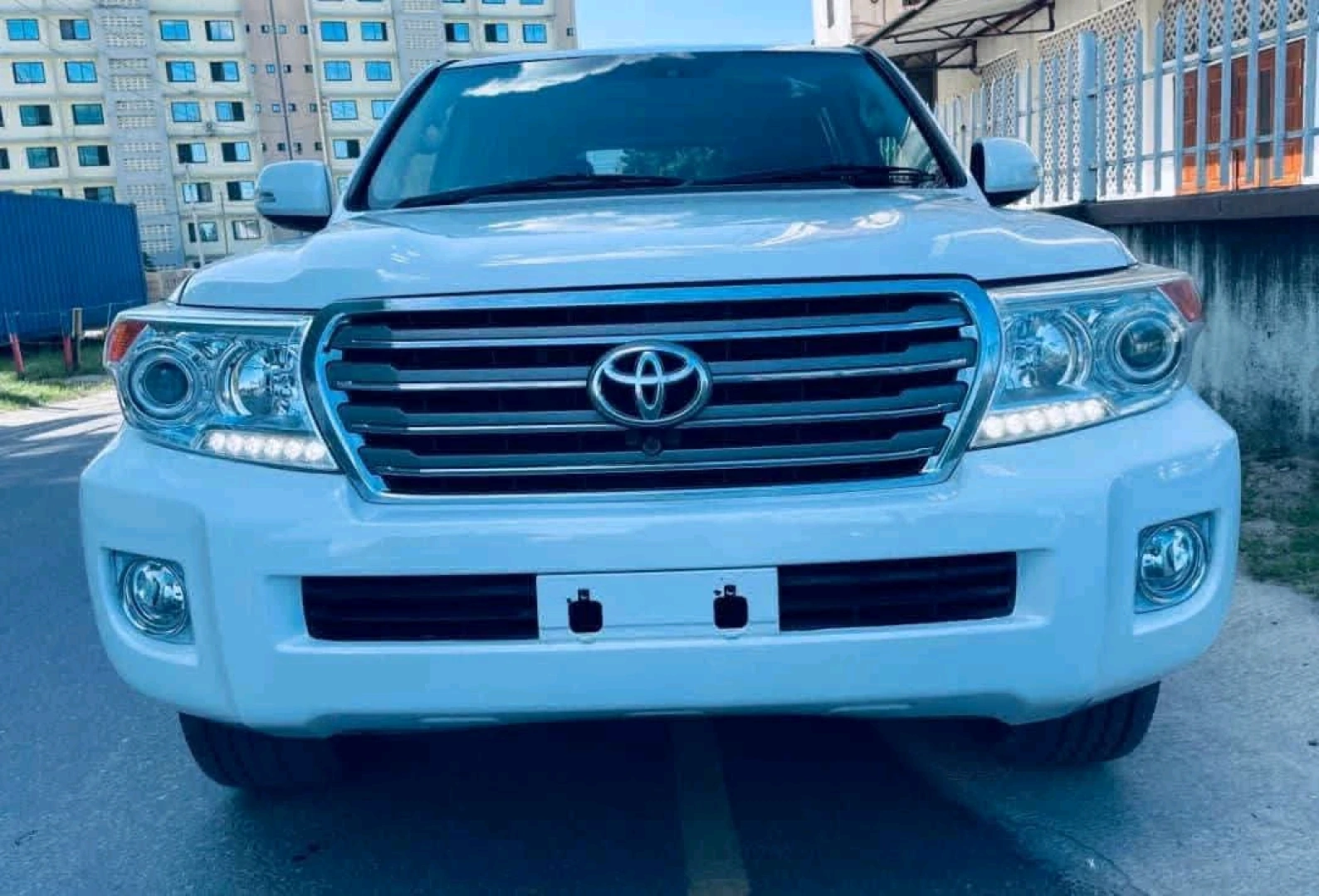 Toyota Land Cruiser LC 200 Series 2013 Double Turbo Diesel