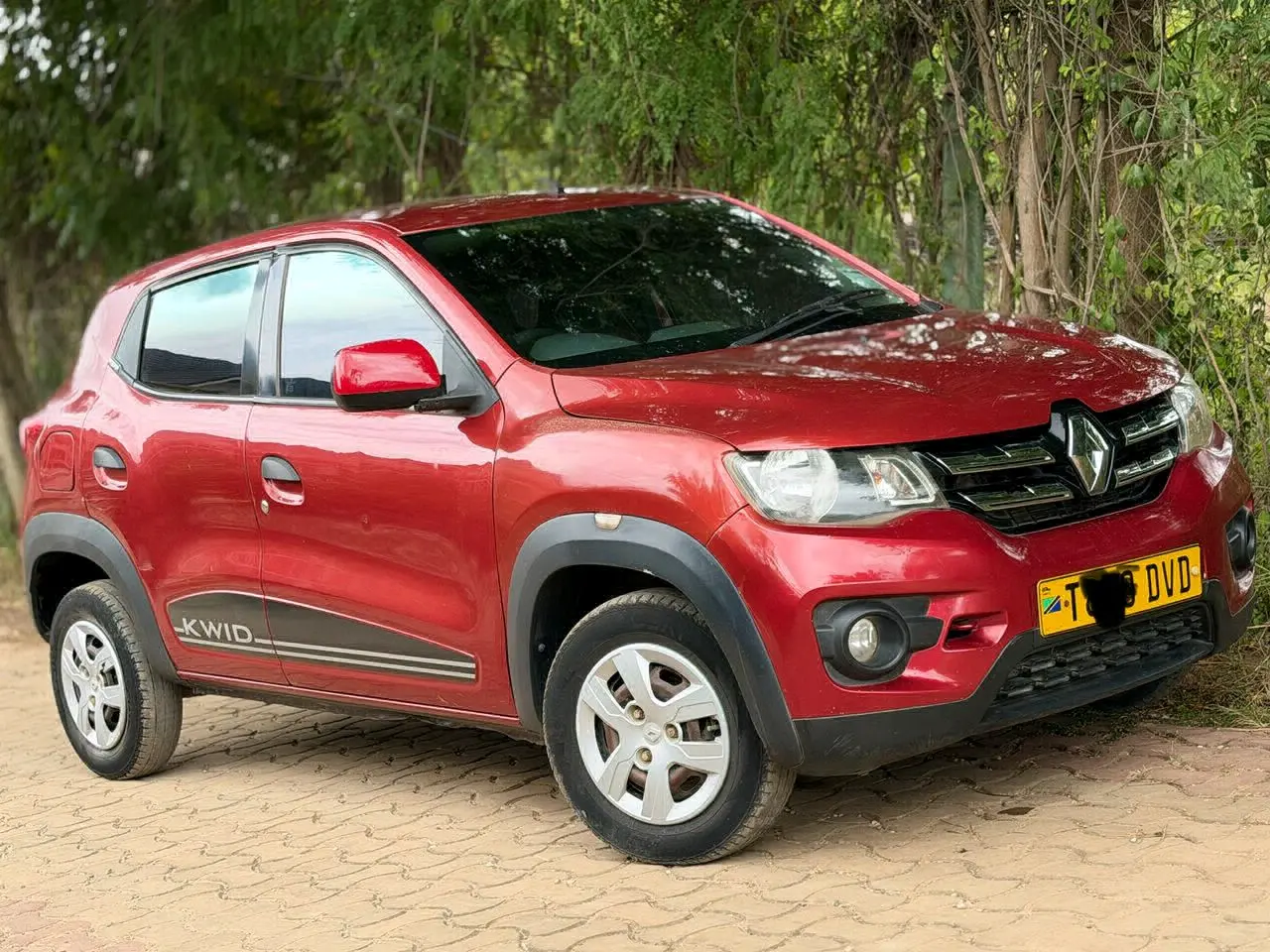 Renault Sedan 2020 Red for Sale thumbnail 4