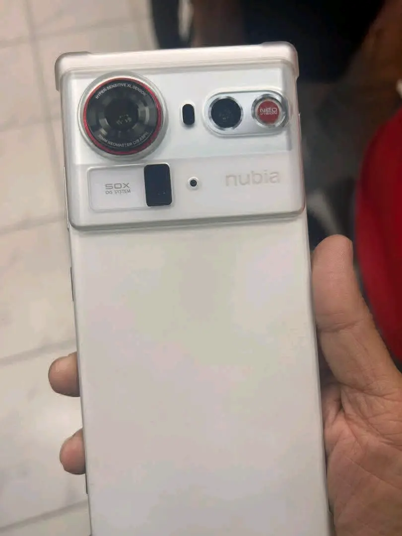 ZTE Nubia Z80 Ultra 512GB/16GB Smartphone thumbnail 2