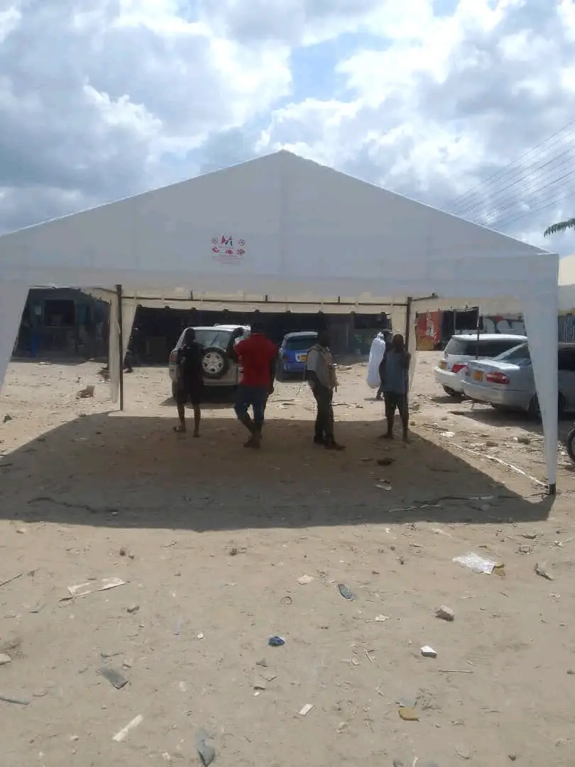 Wauzaji wa Maturubai na Tents Imara thumbnail 3
