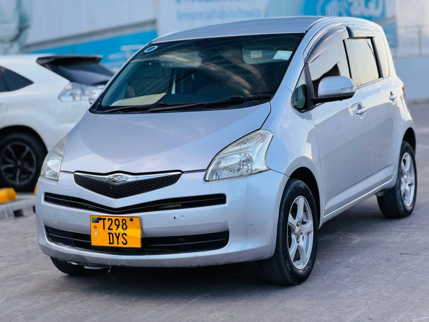Toyota Ractis DYS 2007 Minivan 1490cc