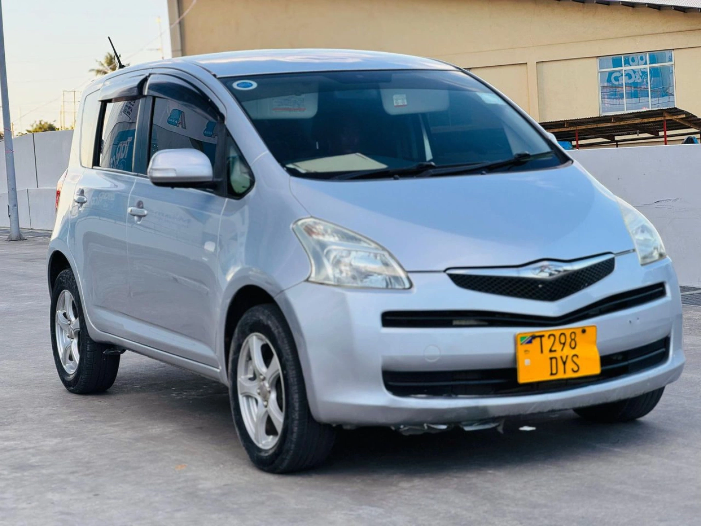 Toyota Ractis DYS 2007 Minivan 1490cc thumbnail 6