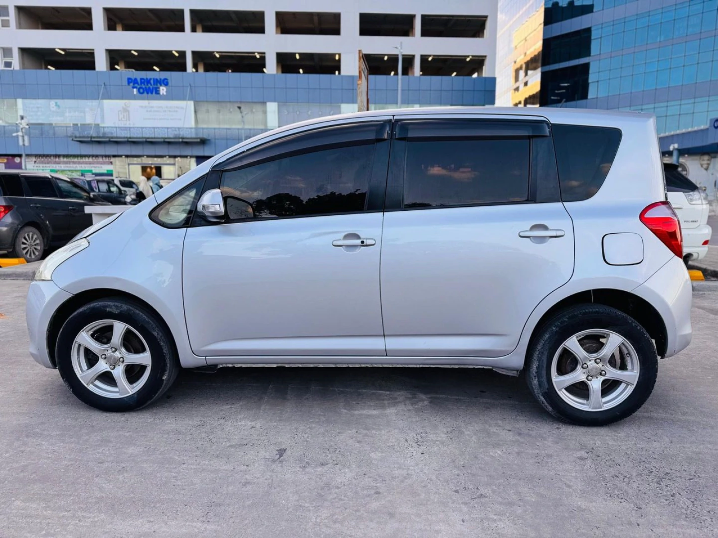 Toyota Ractis DYS 2007 Minivan 1490cc thumbnail 8