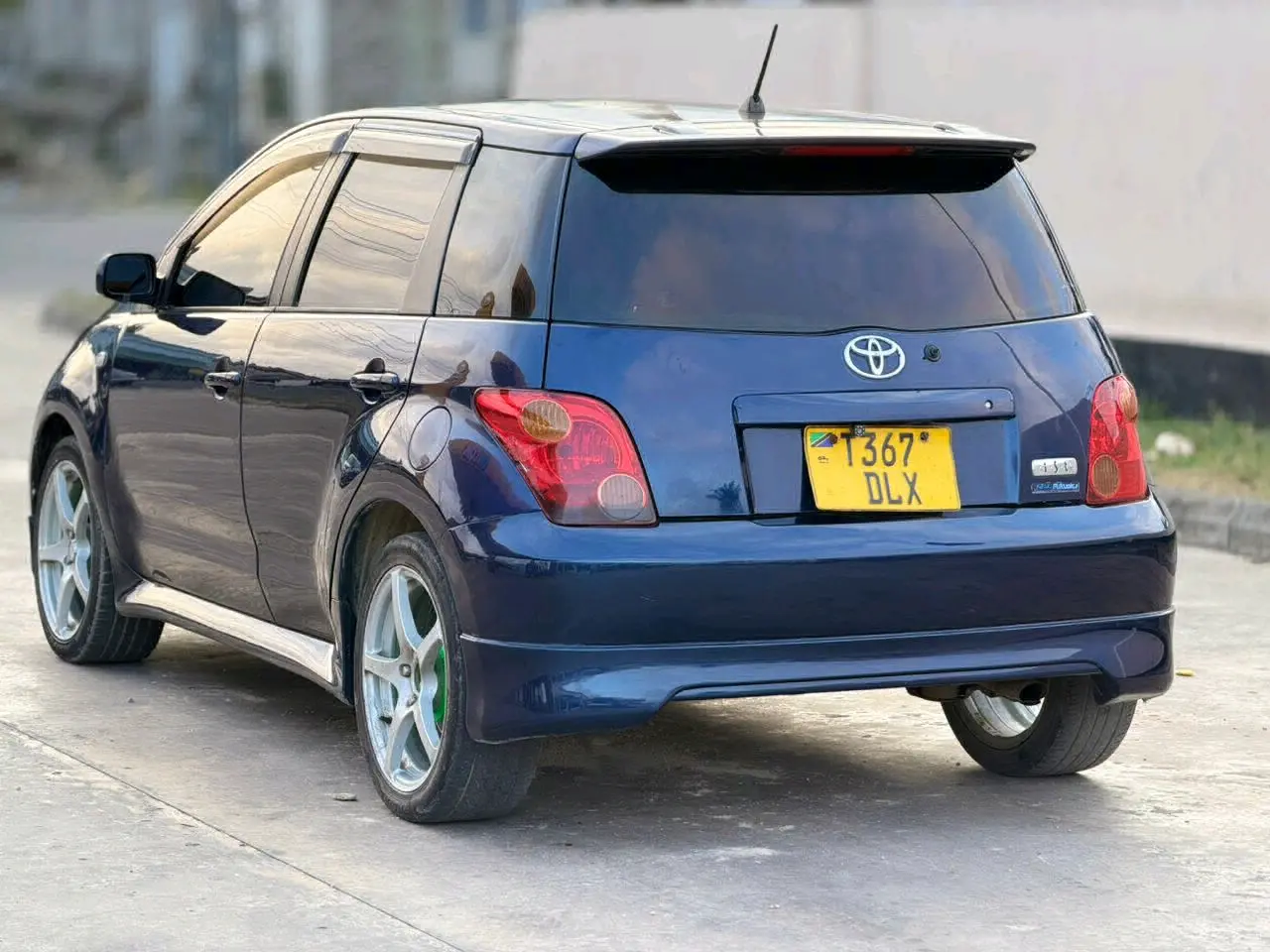 Toyota IST Million 1290cc (Dark Blue) thumbnail 4