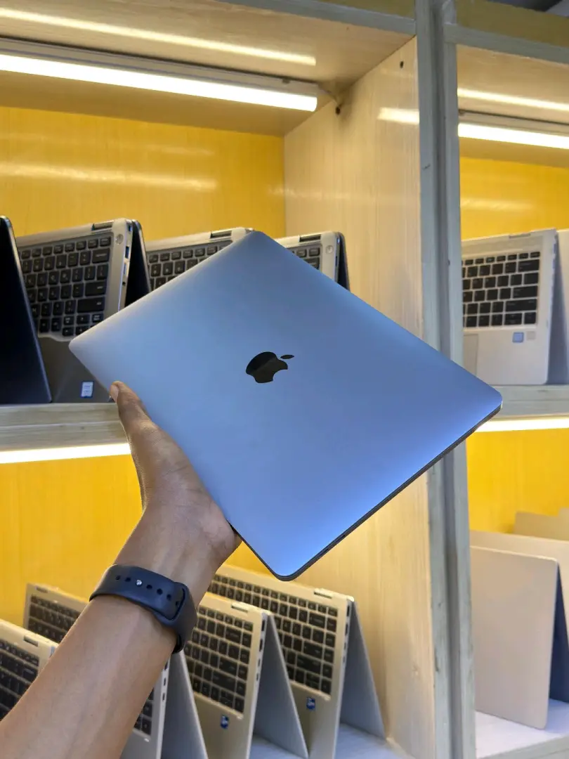 MacBook Pro 13-inch 2020 Core i5 16GB/512GB SSD thumbnail 2