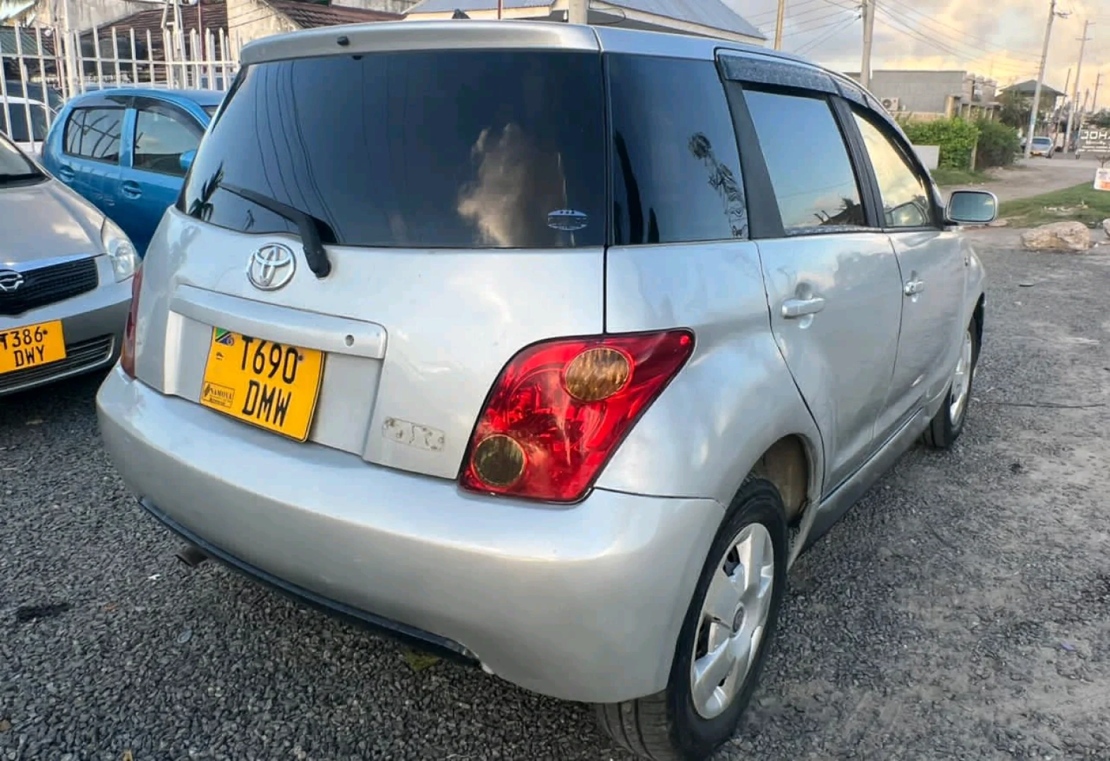 Toyota IST DMW 2002 Silver Car thumbnail 4